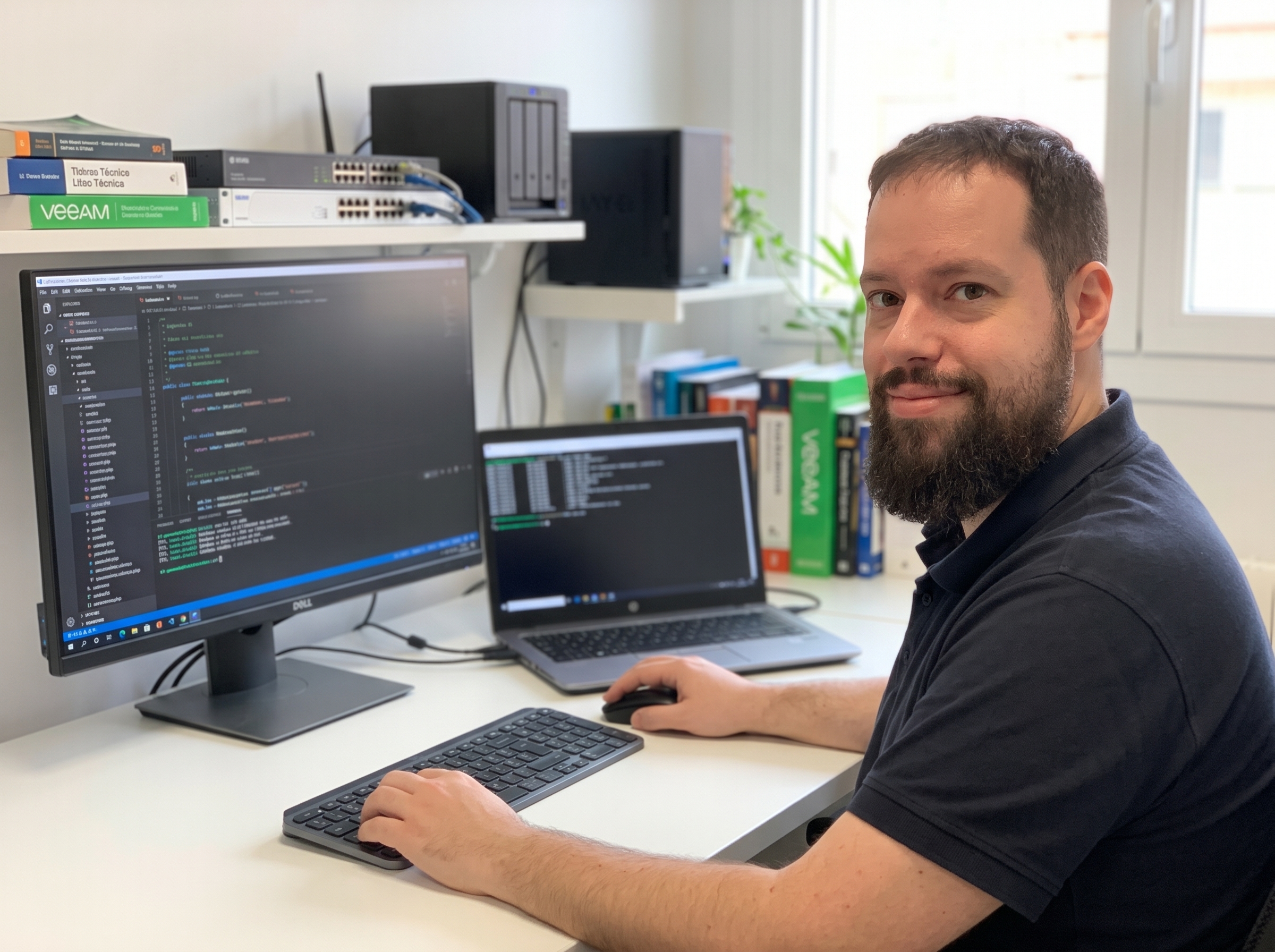 Arsenal Informático - Mockup de Aplicación en Monitor